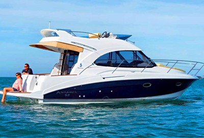 Miami Yacht Charter & Boat Rental beneteau 32 motor yacht