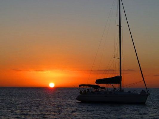 Honolulu Yacht Charter