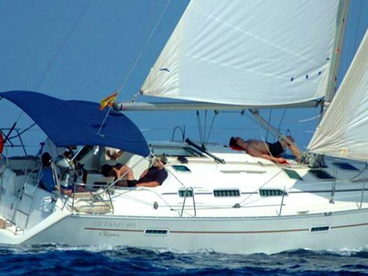 Monohull sailboat Yacht Rental in Honolulu