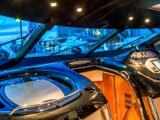 Express Cruiser Yacht Boat Charter in Honolulu