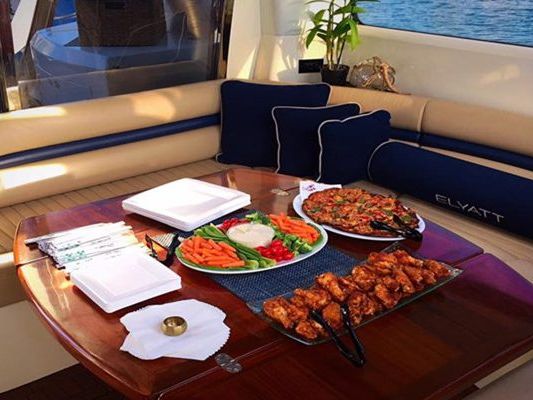 Honolulu Yacht Charter