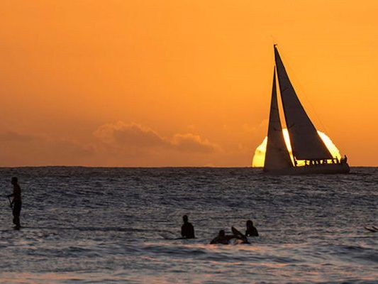 Monohull sailboat Private Yacht Charter in Honolulu