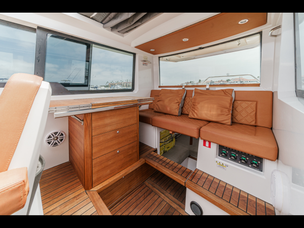 2018 Axopar 37 Aft Cabin-38.png