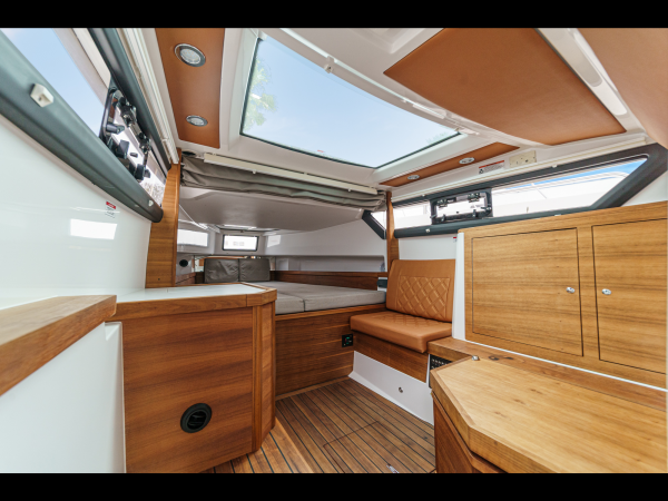 2018 Axopar 37 Aft Cabin-47.png